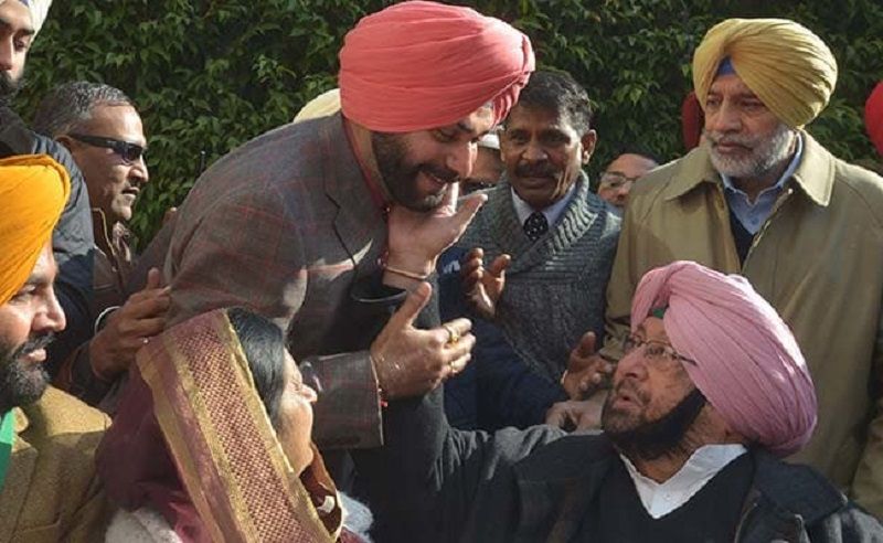 Captain Amarinder Singh clapped, Sidhu stranded in CM's Chakravyuh