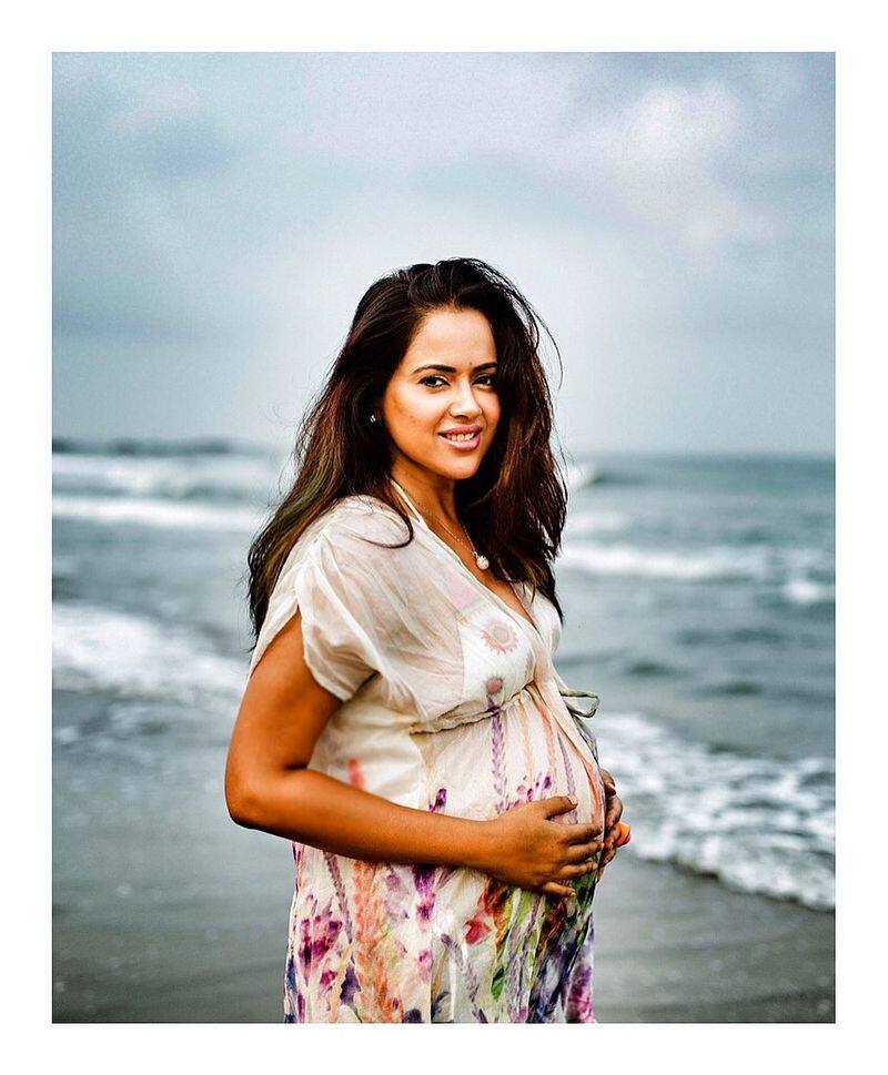 SameeraReddy HITS BACK at TROLLERS by sharing her BARE BABY BUMP PIC!