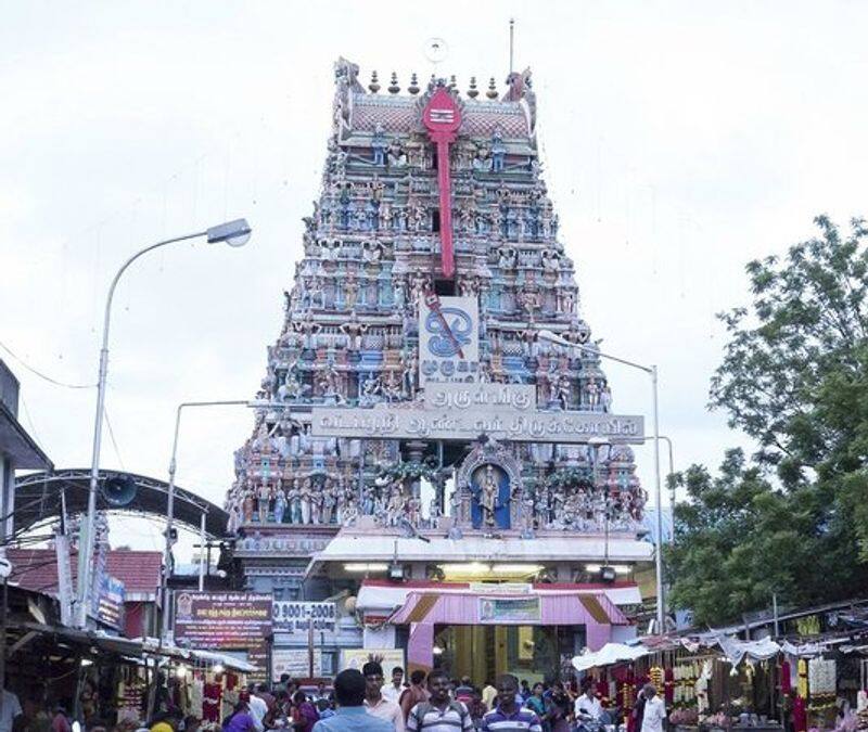 cell phone usage may be banned in vasapalani murugan temple