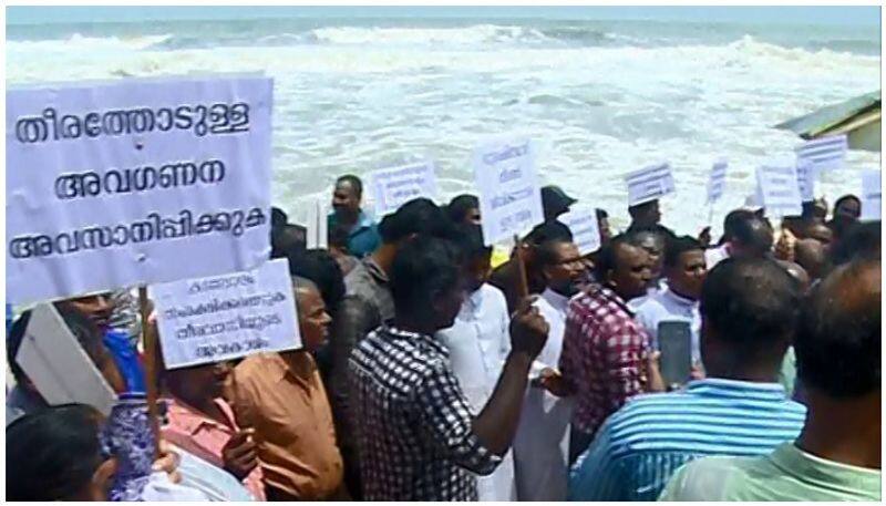sea wall protest in alappuzha