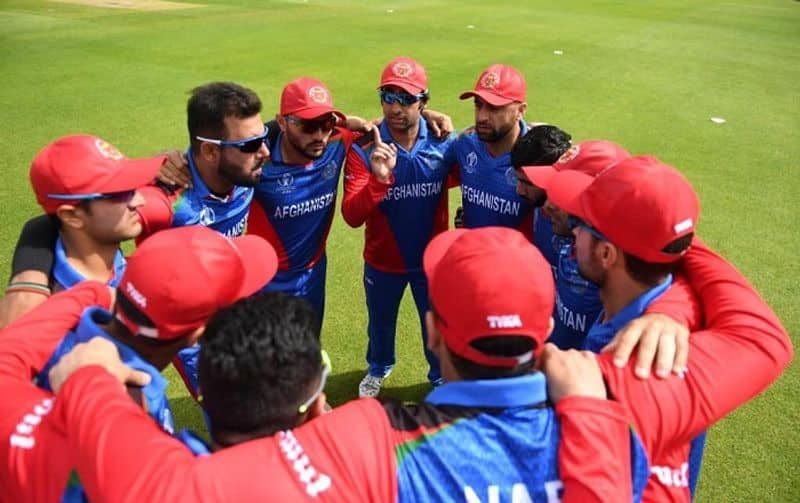 pakistan beat afghanistan and retained semi finals chance