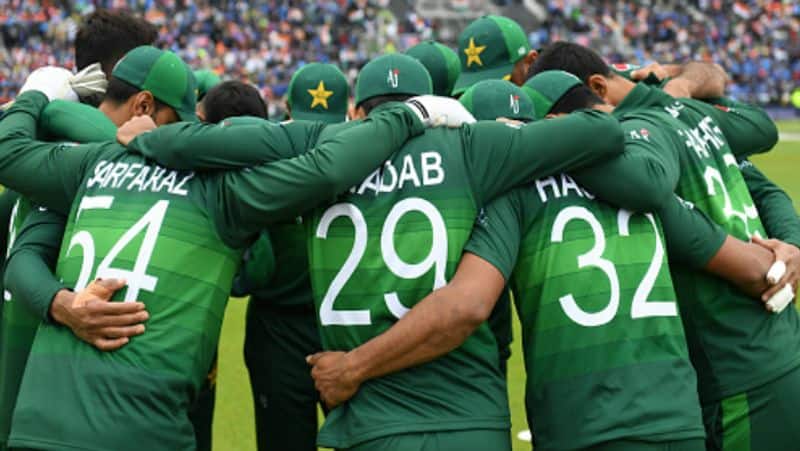 pakistan won toss and opt to bat against bangladesh