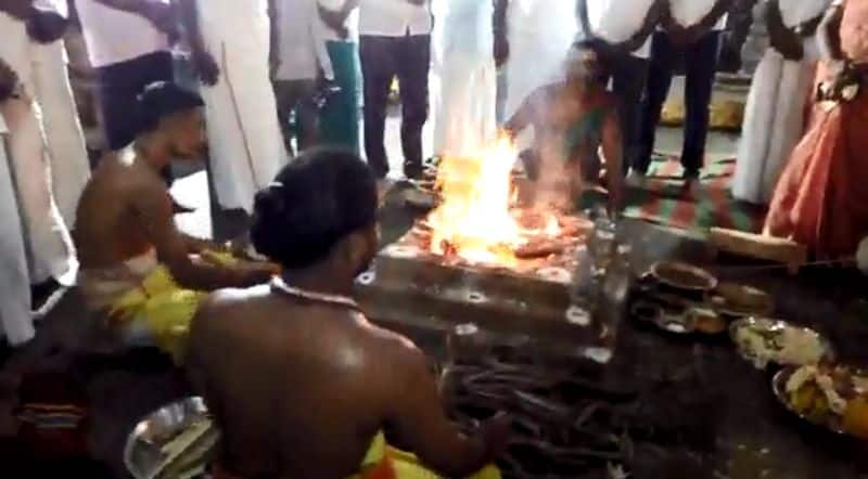 Special Yagam at the temple for Edappadi Palanisamy to be the Chief Minister again