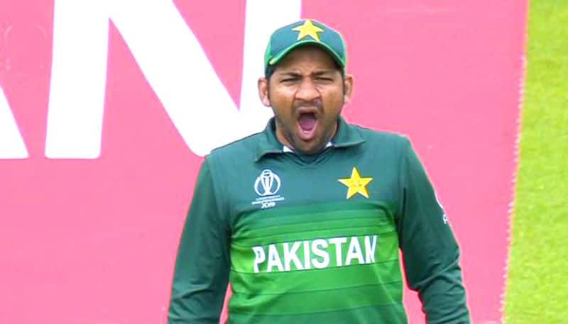 sarfaraz ahmed and iftikhar ahmed confusion while running in first t20 against sri lanka