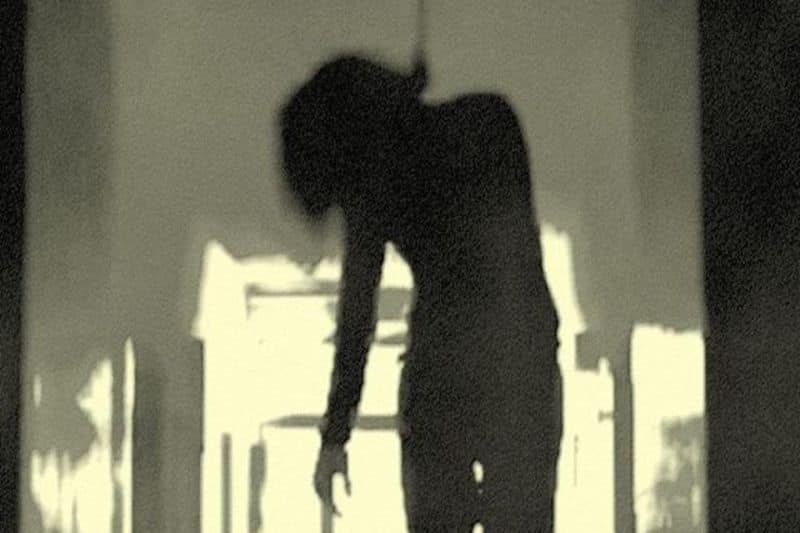 woman self hanged