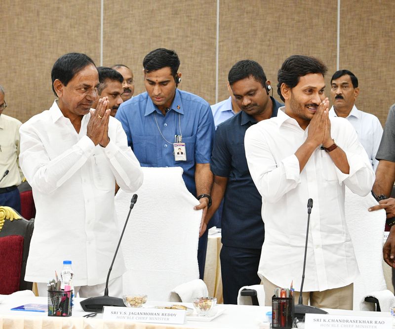 Andhra Pradesh, Telangana chief ministers to once again meet over River Godavari water issues