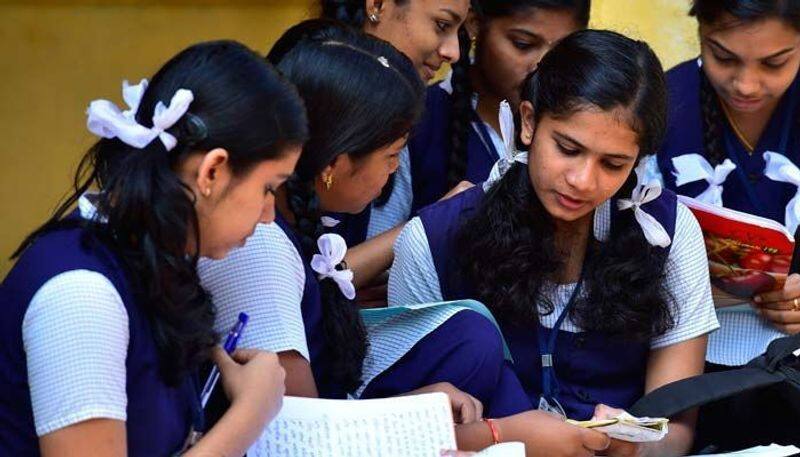 students change private school to govt school