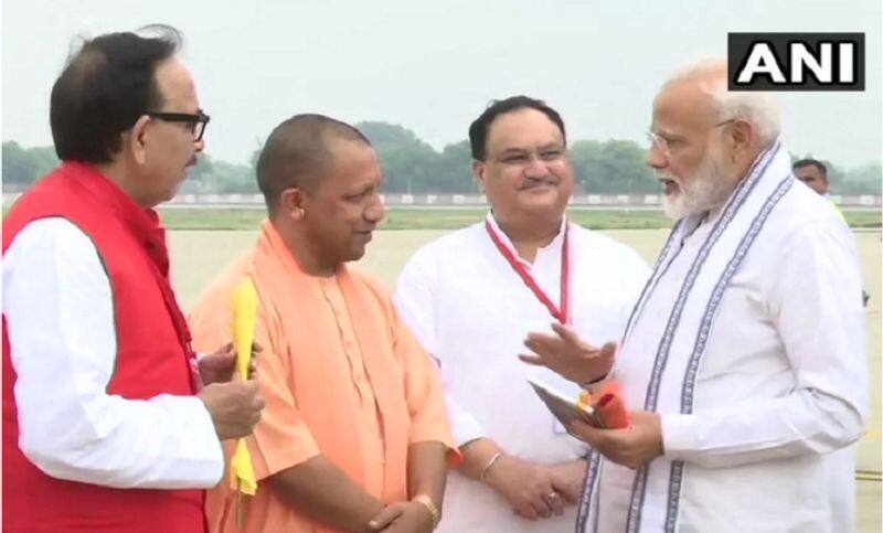 Prime Minister Narendra Modi reached Varanasi and started several programs