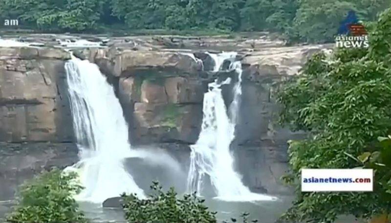 due to weak monsoon athirappally water falls losing its power and beauty
