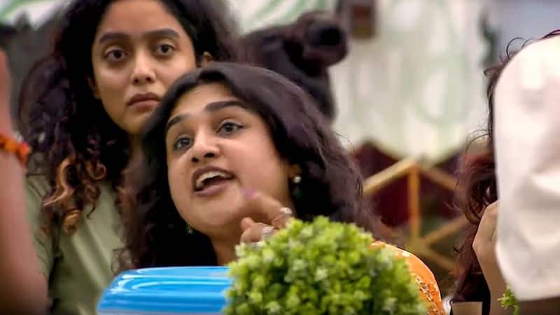bigboss vanitha fight her father viral video