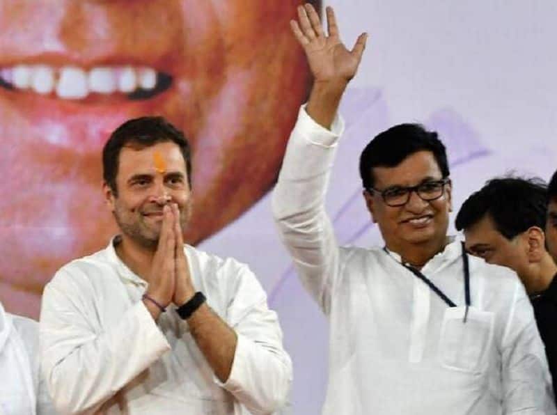 Congress appointed state president in maharashtra with five working president