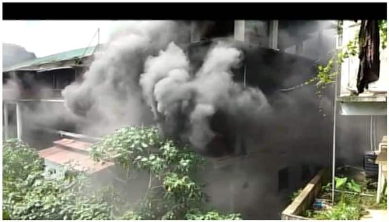 Fire breaks out at AIIMS in New Delhi; 6 fire tenders at the spot