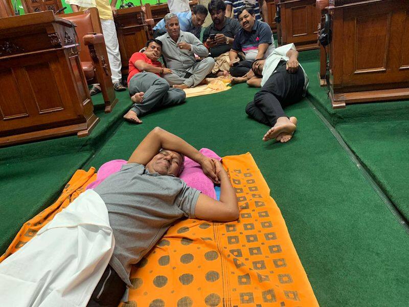 Karnataka bjp mlas dharna in assembly over night