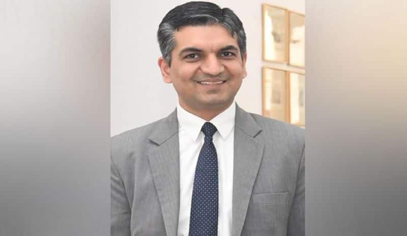 Know everything about vivek kumar, who appointed as personal secretary of PM narendra Modi
