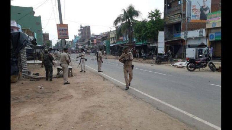 mob lynching in jamui in bihar, criminal killed with beaten by mob who shot teacher