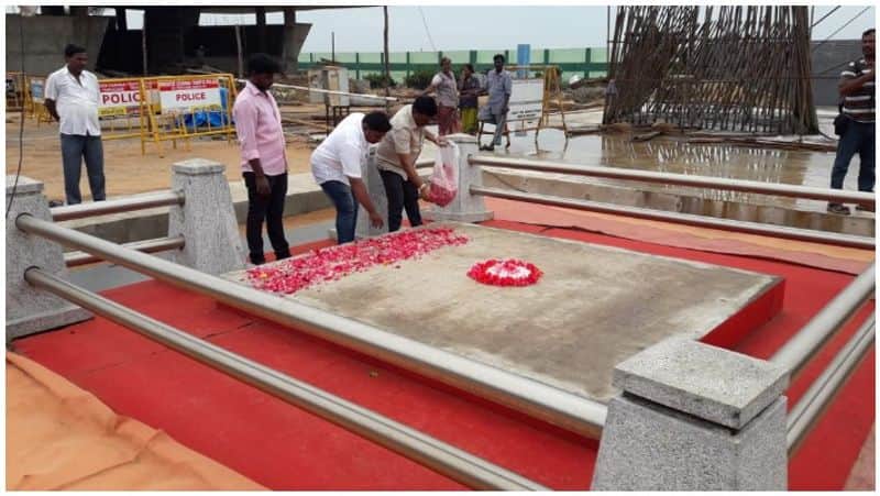jayalalitha memorial is not properly maintained and karunanithi memorial is decorated daily with flowers