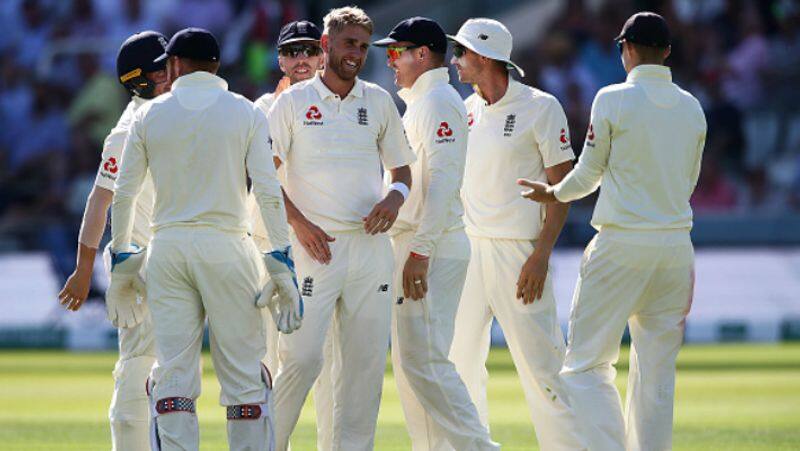 england should bowl well in second innings against ireland in only test