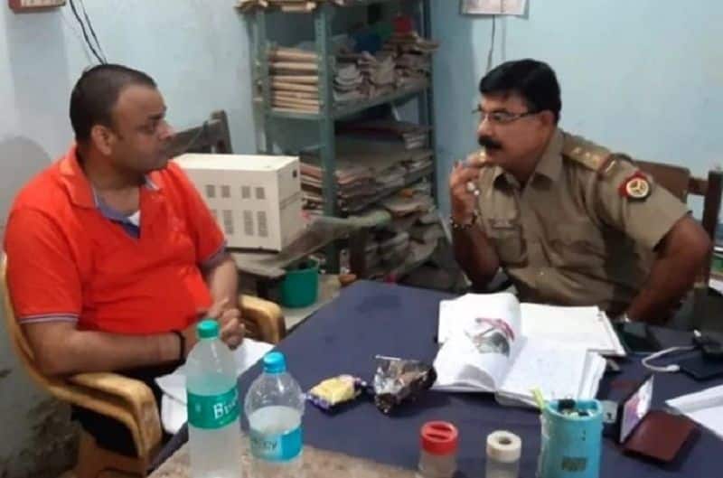 accused of his wife alok singh reached at police station inspector offer him for snack, transferred