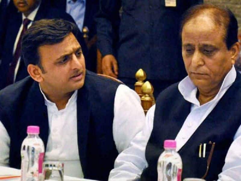 mulayam daughter in law aparna yadav asked azam khan to apology on his controversial remark