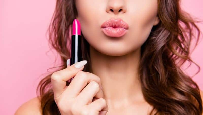 National Lipstick Day  how to apply lipstick