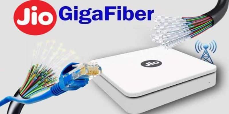 everything to know about  Jio GigaFiber