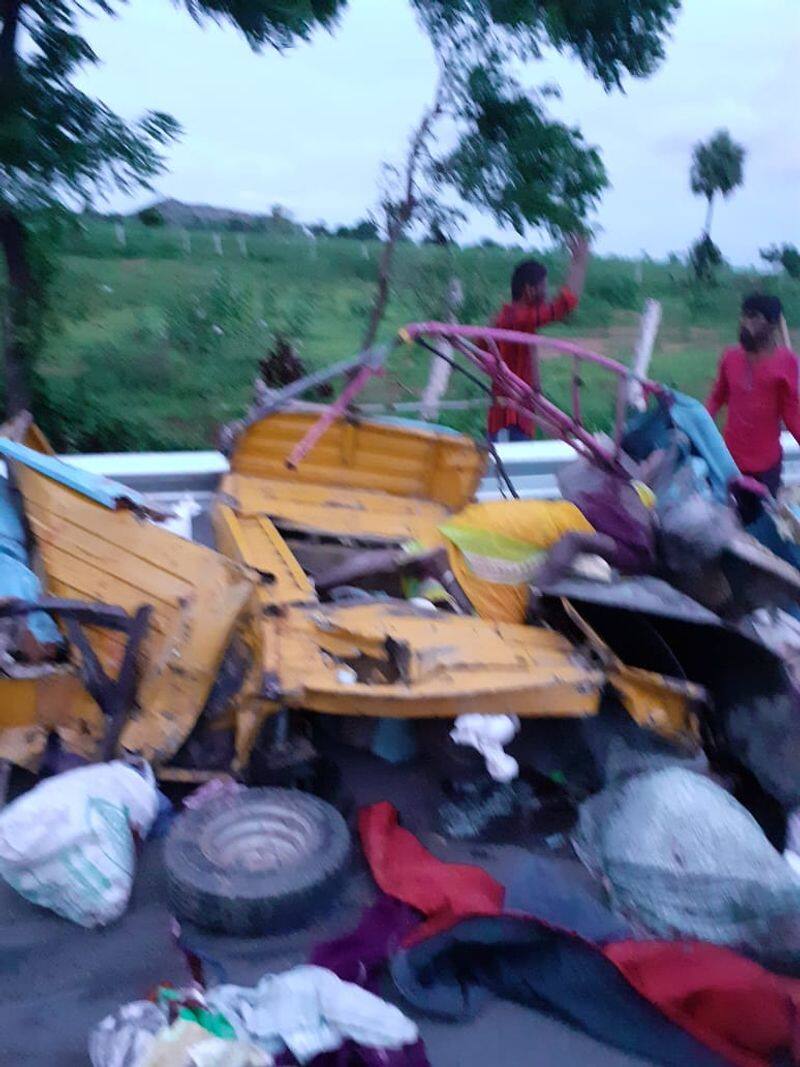 10 dead in road accident in mahaboobnagar district