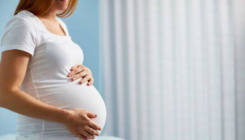 pregnant  women dies due to  absent of doctors
