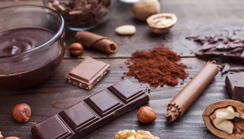study says that dark chocolate may helps to reduce difficulties of depression