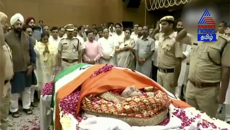 Former External Affairs Minister SushmaSwaraj cremated with state honours at Lodhi Crematorium