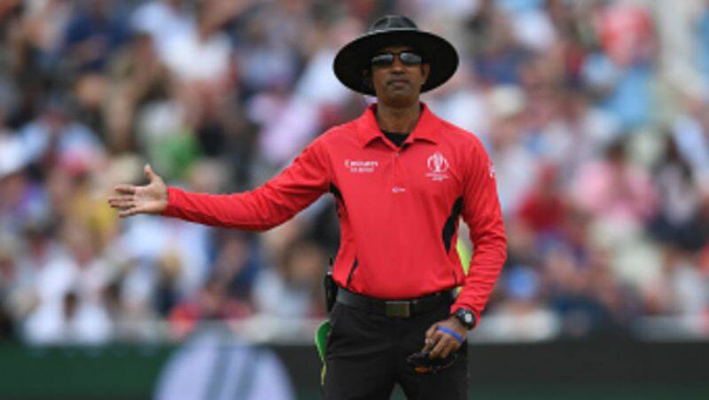 umpires did not noticed 21 no balls in australia vs pakistan test match