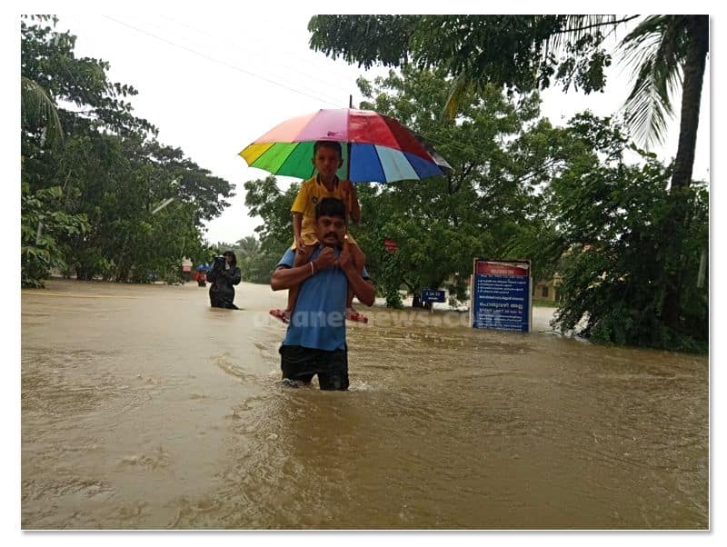heavy rain in palakkad flash flood in attappadi