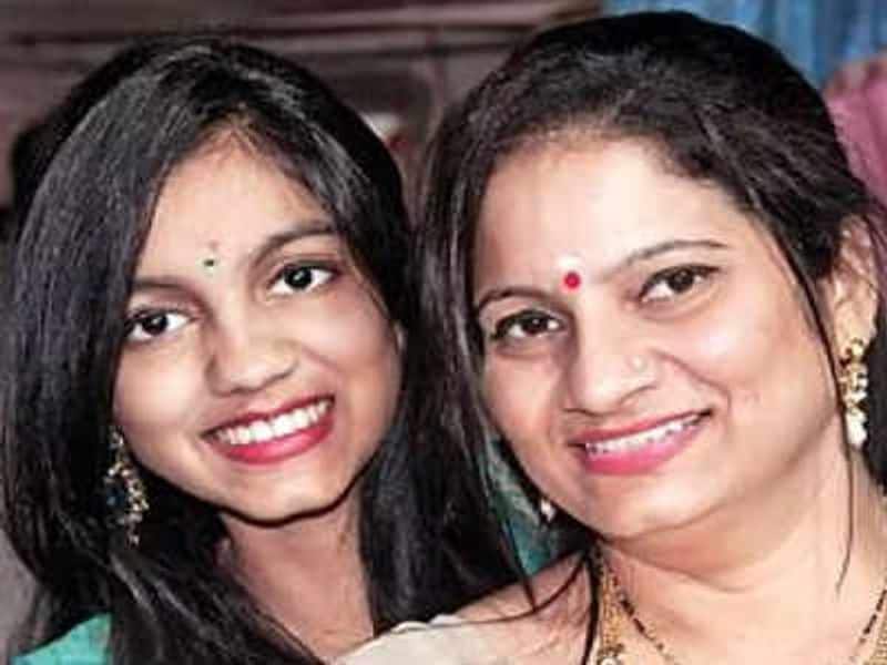 marathi actress kills daughter and commits suicide