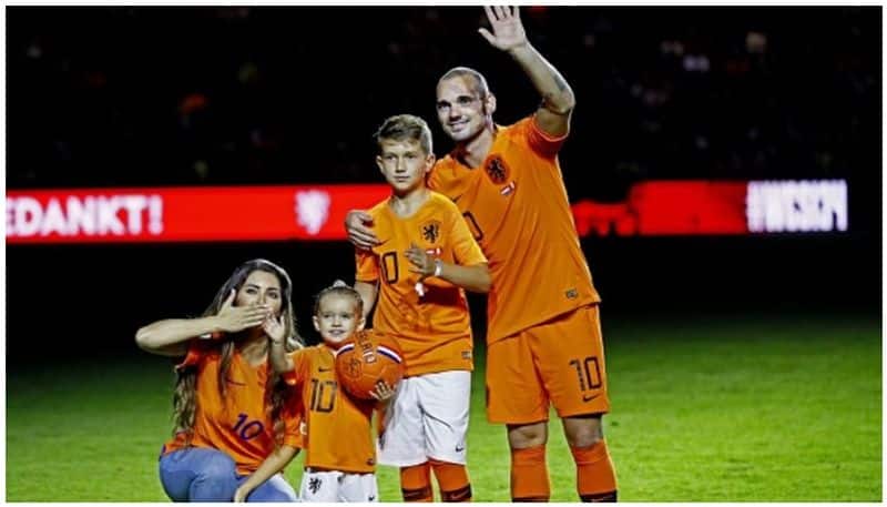 Wesley Sneijder announced retirment