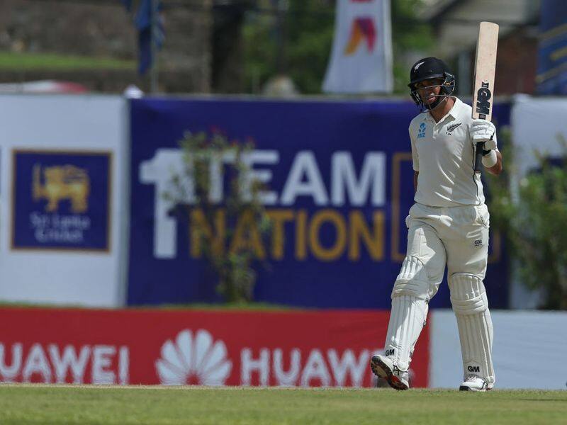 sri lankan operners playing well in second innings of first test against new zealand
