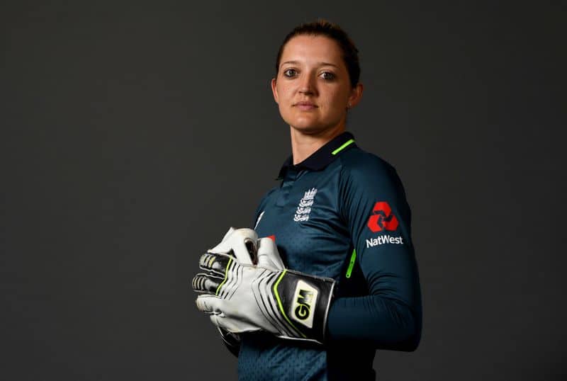 sarah taylor becomes the first woman coach of mens franchise cricket