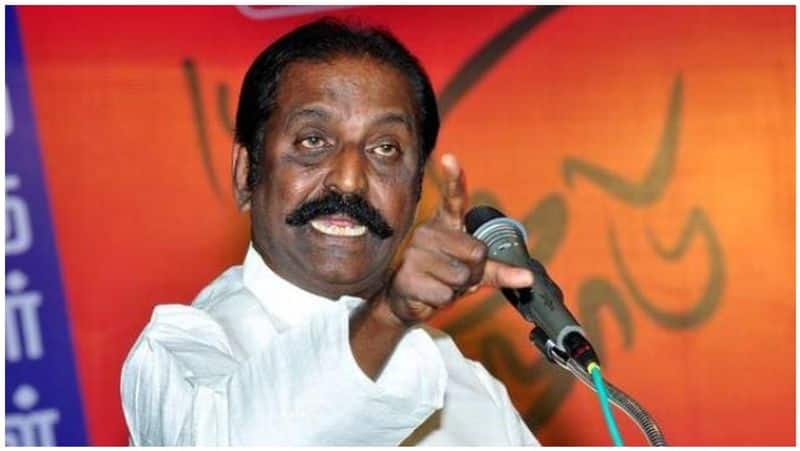 Vairamuthu admitted in hospital