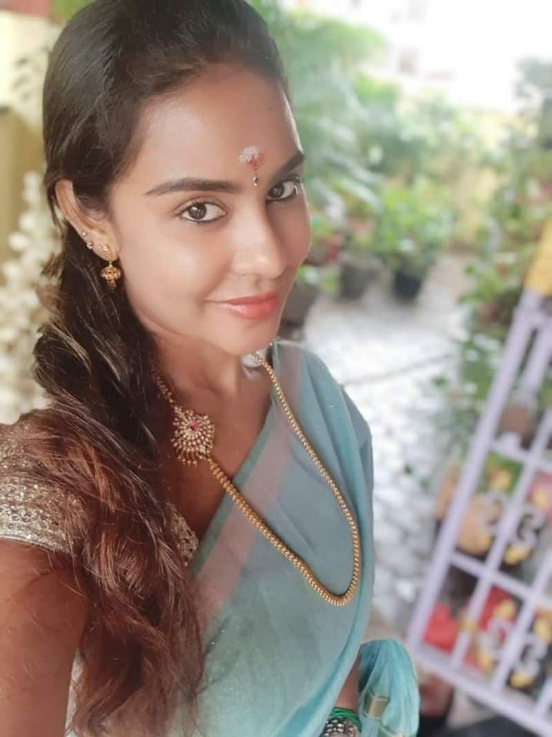 sri reddy posted few photoshoot albums for her fans in facebook