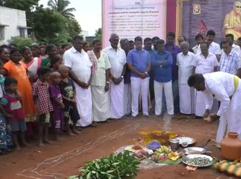 village people started builting temple for late cm karunanithi