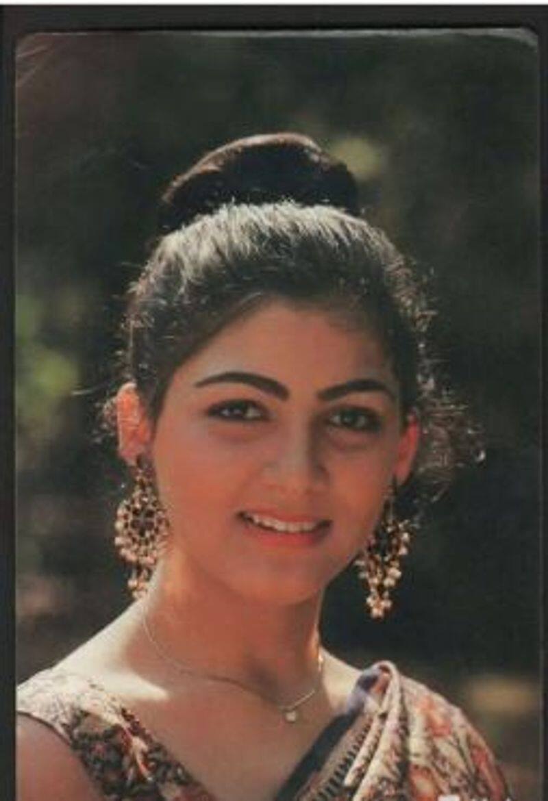 actress kushpoos  old famous photo
