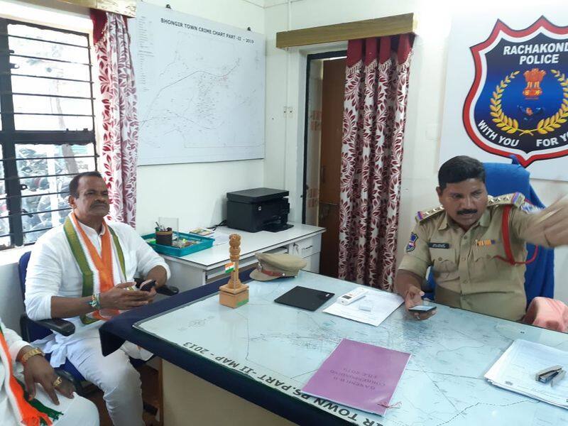 congress mp komatireddy venkatareddy arrest, tension situation at bhuvanagiri