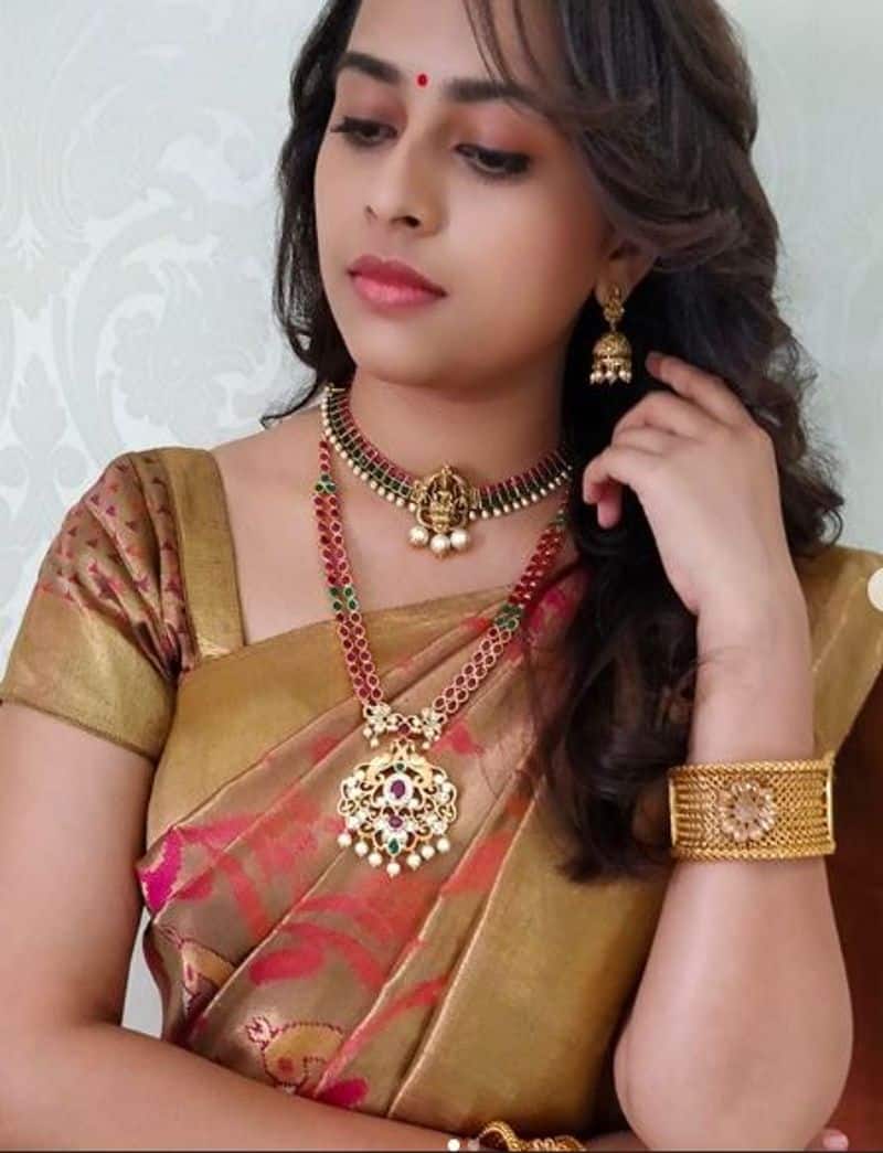 Actress Sridivya sister Sri ramya over glamours dance video going viral