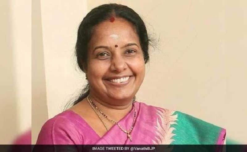 Vanathi Seenivasan appointed national leader of BJP women's team Excited women's team ...!