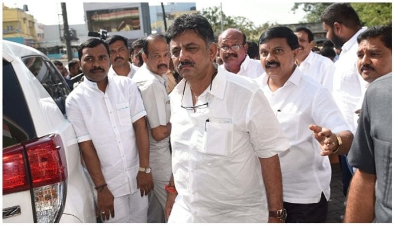 Congress troubleshooter DK Shivakumar goes to jail, IN arrested