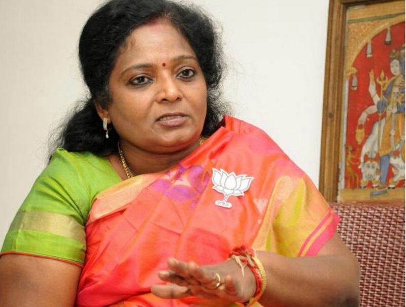tamilisai laughing a lot by thinking about a meems and meems creators