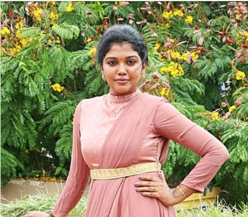 actress rithvika about her crush with tamil actor