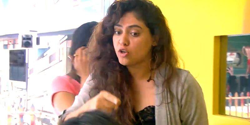 vanitha fight with sherin