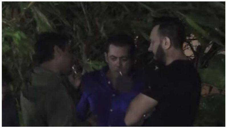 Salman khan Trolled for Smoking at Ganesh Utsav
