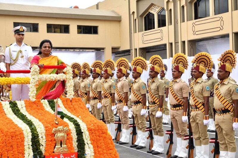 tamilnadu ministers show their respect to telangana governor tamilisai soundararajan