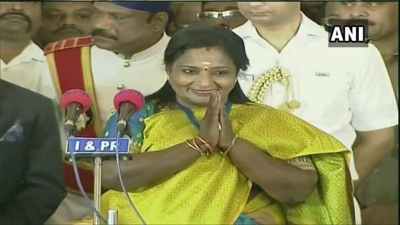 thoothukudi collector honoured tamilisai when her arrival to attend the programme barathy tamil sangam