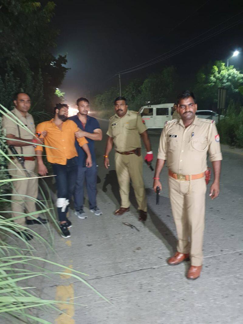 Police shot goon and arrested him in greater noida uttar pradesh